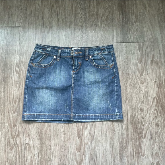 🌊Vintage Tommy Jeans skirt 🌊size 3/fits like a 24-25 🌊Great condition! - Picture 1 of 3
